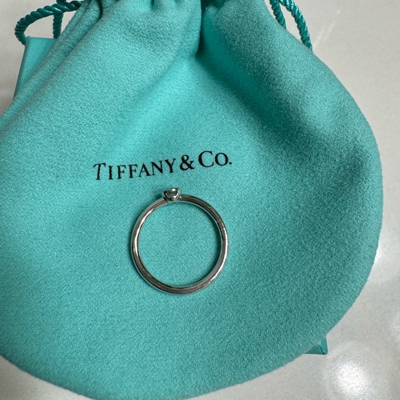 Tiffany & Co. Bezet Platinum Diamond Ring - Picture 3 of 6